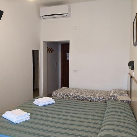 Albergo Casa Del Turista Torre dell'Orso Luaran gambar